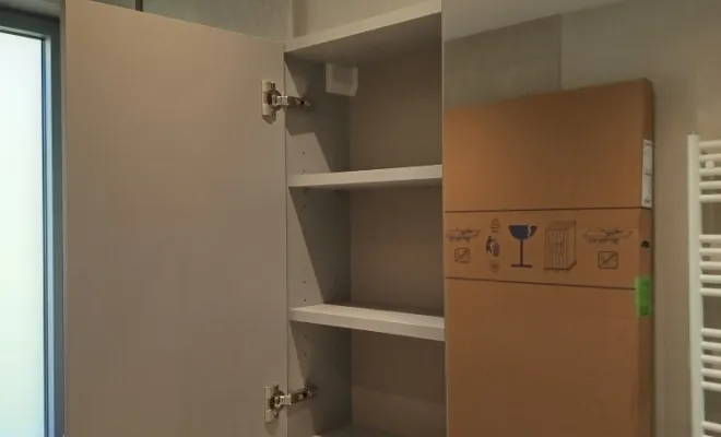 Armoir de toilette sur mesure avec miroir collé