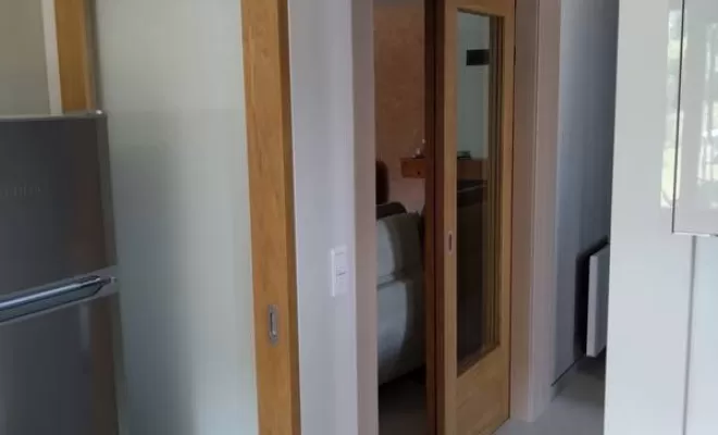 Pose de portes, Saint-Julien-en-Genevois, Echo Bois