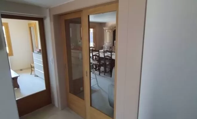 Pose de portes, Saint-Julien-en-Genevois, Echo Bois